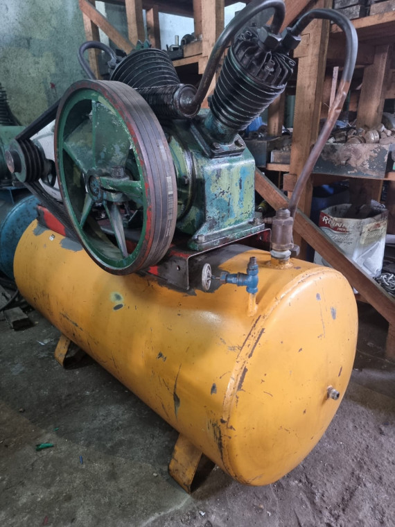 Compressor 20 pés motor 10 CV