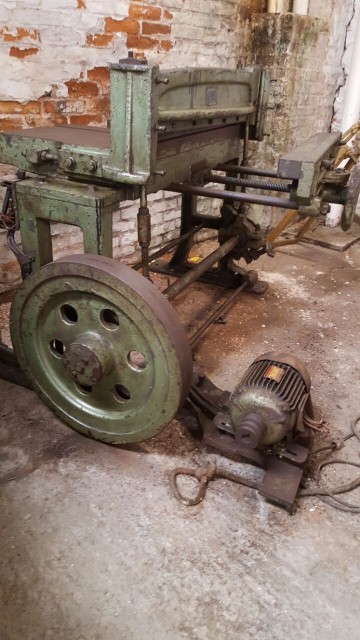 GUILHOTINA MOTORIZADA