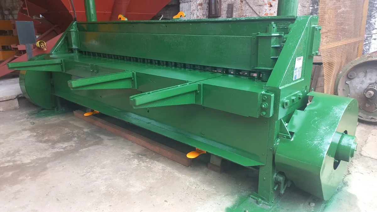 Guilhotina Newton TM 9