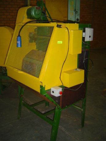 MÁQUINA DE POLIR PEÇAS