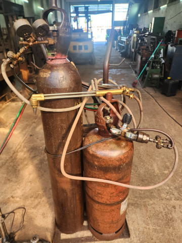 Conjunto de solda e corte