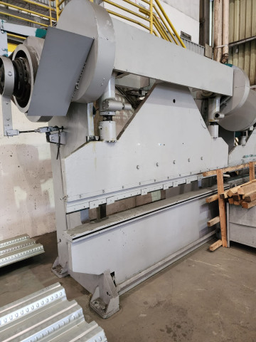 Dobradeira Sorg 3000mm