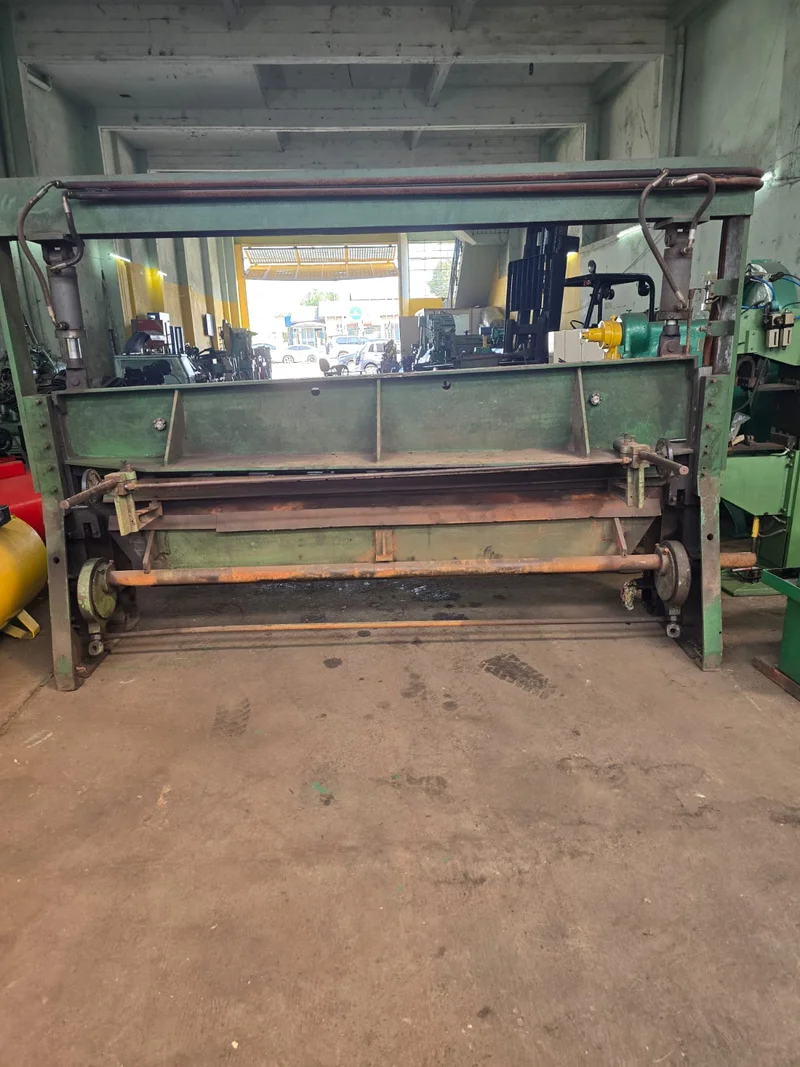 Guilhotina Newton Hidráulica - Guilhotinas | Hercules Equipamentos