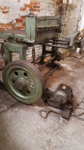 GUILHOTINA MOTORIZADA