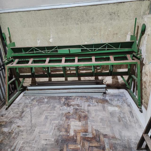 Viradeira de chapa manual